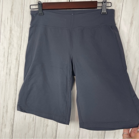 Athleta gray biker short small - Picture 2 of 5